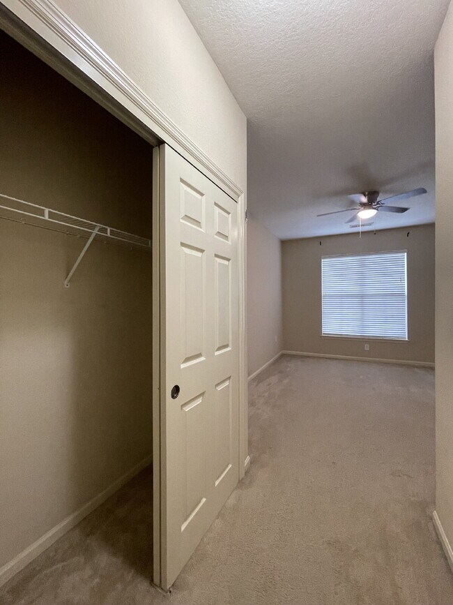 Building Photo - Luxurious 3-Bedroom Condo in Panama City, FL with Spacious Layout and Modern Amenities!