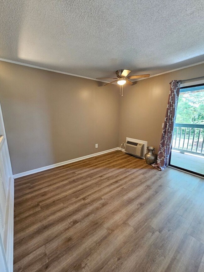 Building Photo - 610 Putters Ln