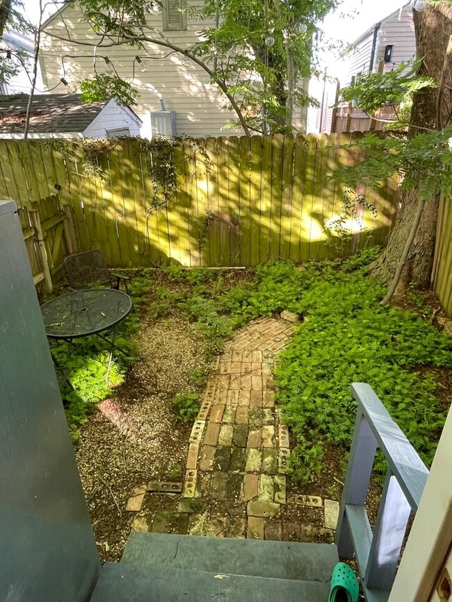 Building Photo - 2BD/1BA Shotgun in Bayou St John