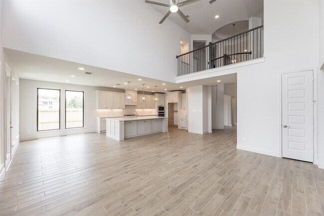 Building Photo - 10902 Overlook Pt Dr