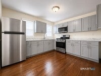 Building Photo - 40-44 Vine Street Unit 3