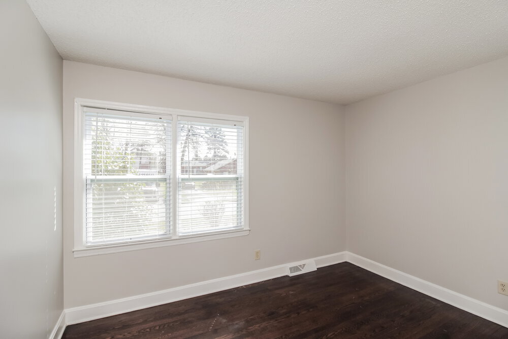 Building Photo - 2836 Parkmont Dr
