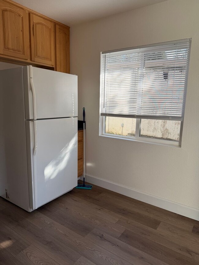 Building Photo - Pine Grove Home