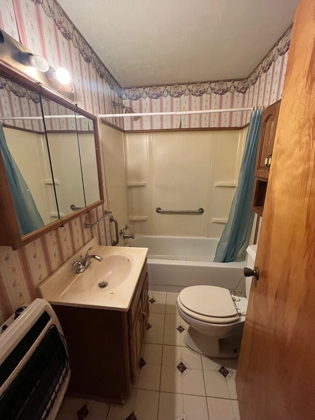 Building Photo - 503 N Pecan St