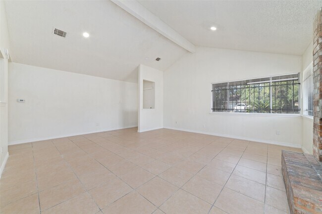Building Photo - 5711 Longforest Dr