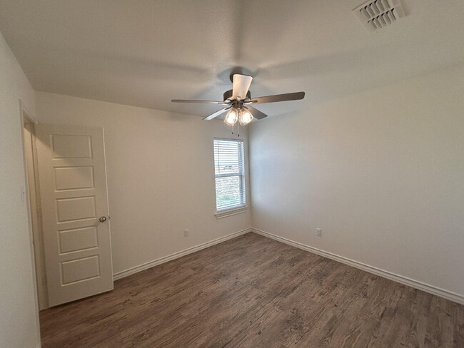 Building Photo - 1205 Bryan Ave