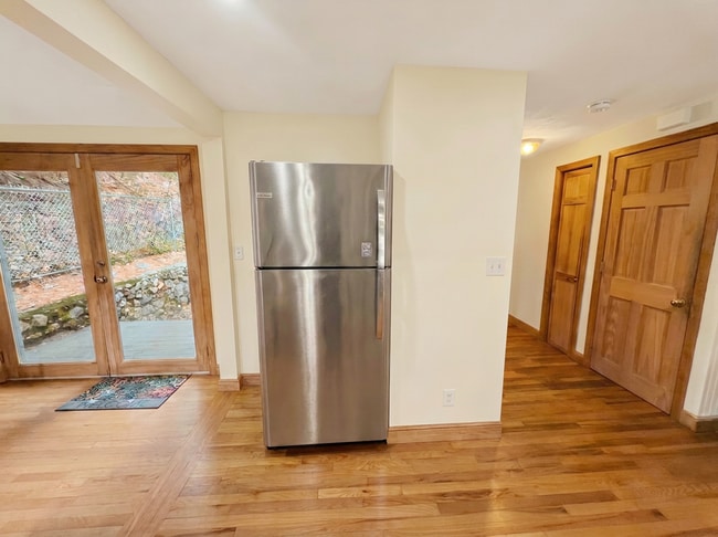 Building Photo - Beautiful House Available in Wakefield MA!