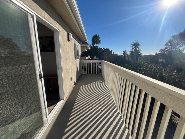 Building Photo - Remodeled, 2BD/2BA Duplex w/ Sunset Views: Fenced Yard, Garage, Steps to Beach & Downtown Encinitas