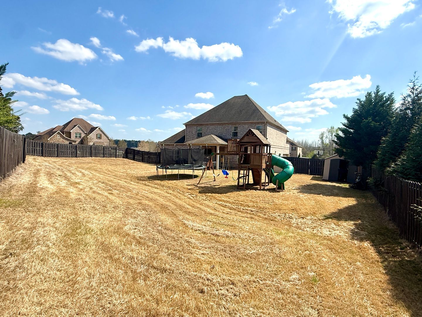 Building Photo - Beautiful 5 Bedroom Home in The Cotswolds