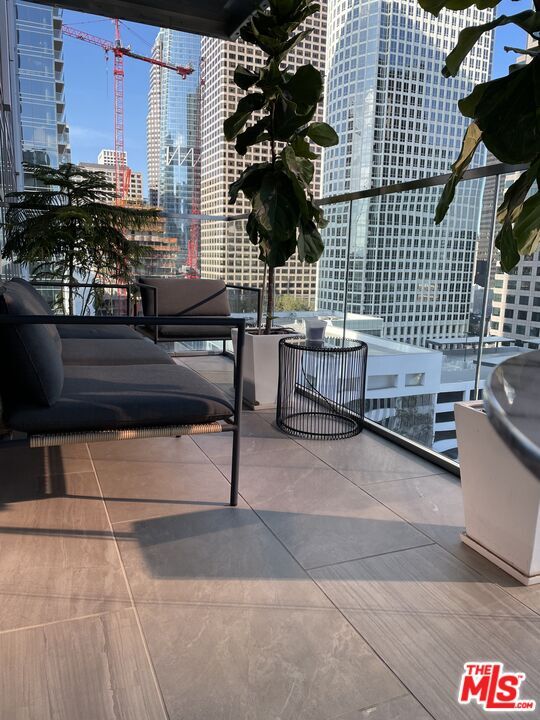 Building Photo - 877 Francisco St