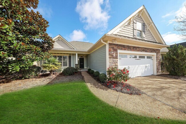 Building Photo - ~ COMPASS POINTE ~