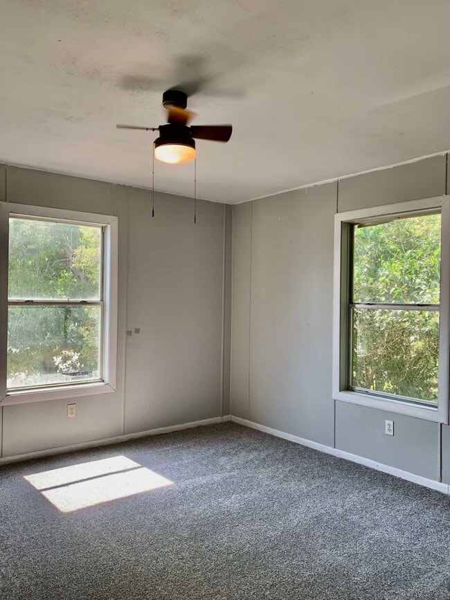 Building Photo - 1907 Avenue C