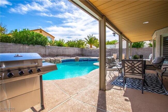 Building Photo - 905 Buffwood Ave