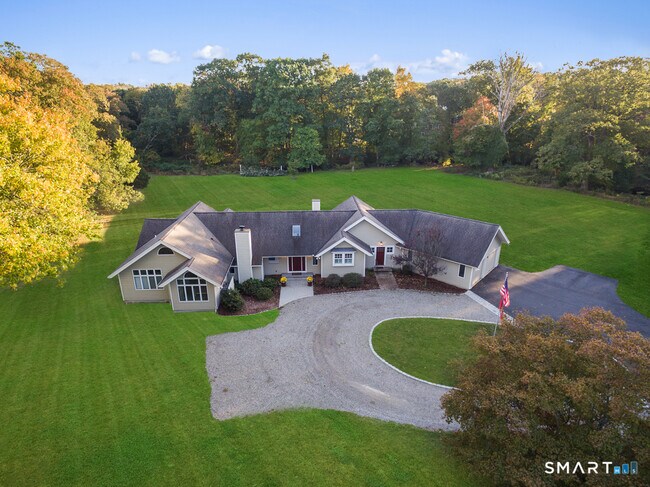 Building Photo - 530 Flax Hill Rd
