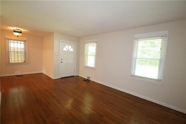 Building Photo - 1540 Alverado Way