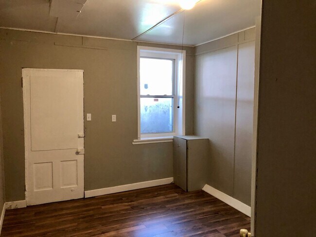 Building Photo - Benton Park West 3bd/1ba Single Family Home