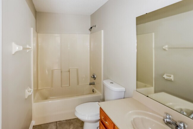 Building Photo - 6999 Parkbrook Ln