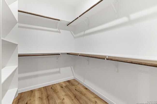 Building Photo - Charming 3-Bed Custom Luxury Rental with 2.5 Baths near Downtown San Antonio – 1668 Sq Ft of Comf...