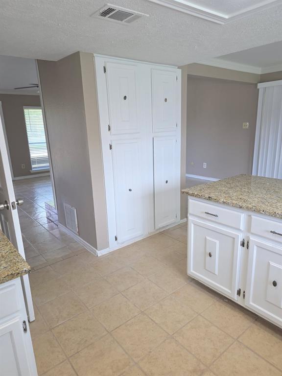 Building Photo - 16611 Quail Dale Dr