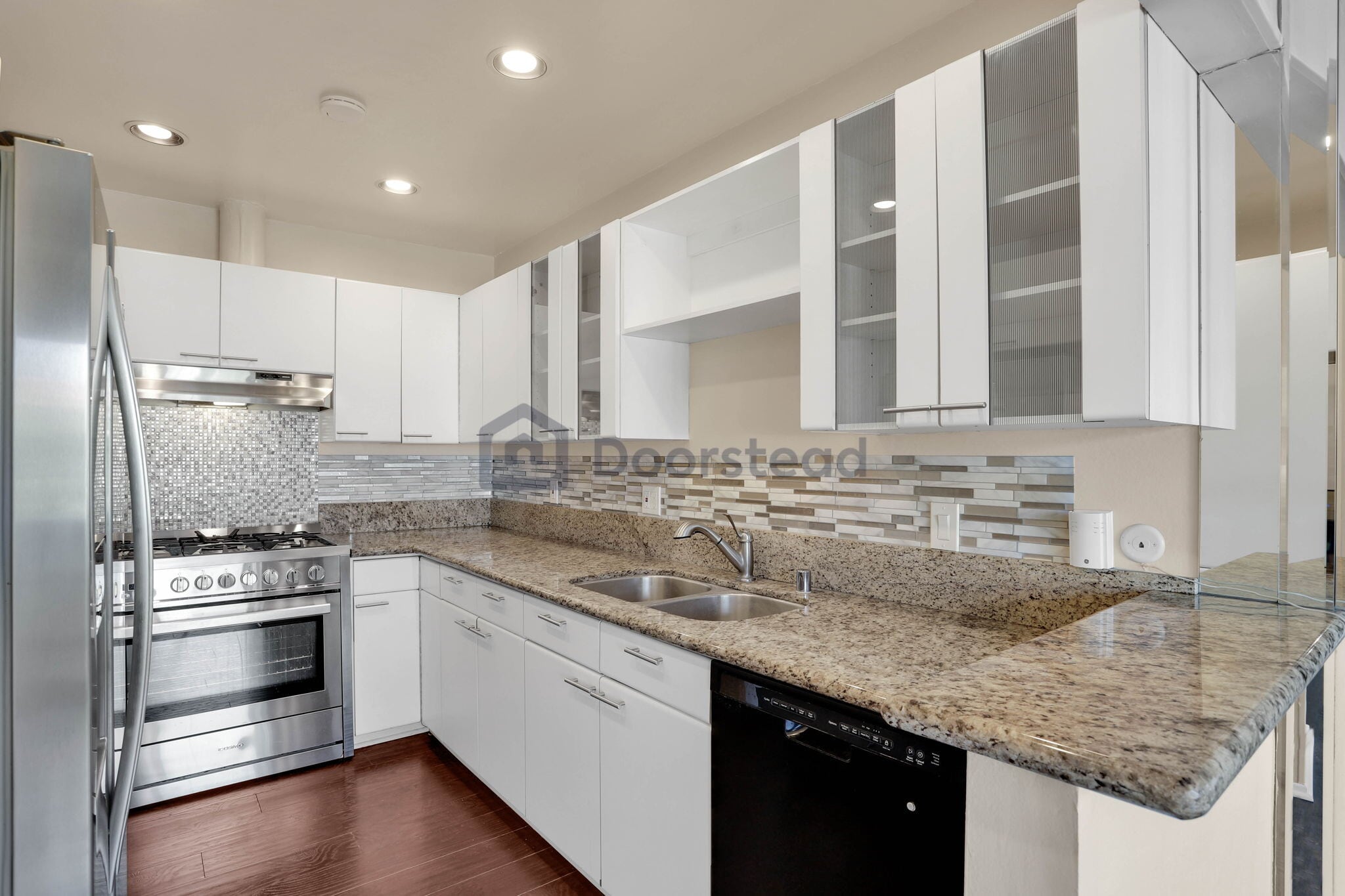 Building Photo - 2317 Eastbluff Dr