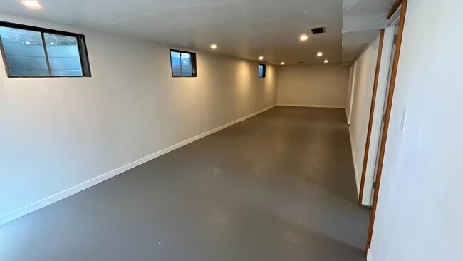 Building Photo - 1628 Smith Pl