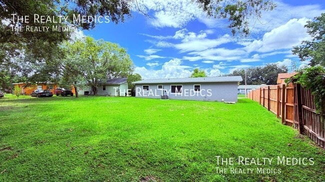 Building Photo - 5130 Lescot Ln