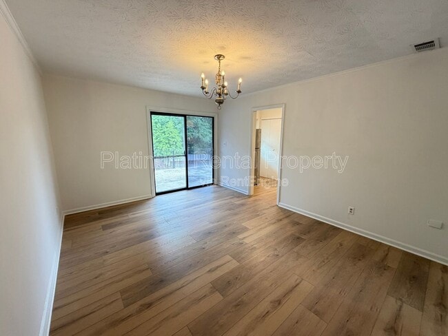 Building Photo - 335 Winding River Dr