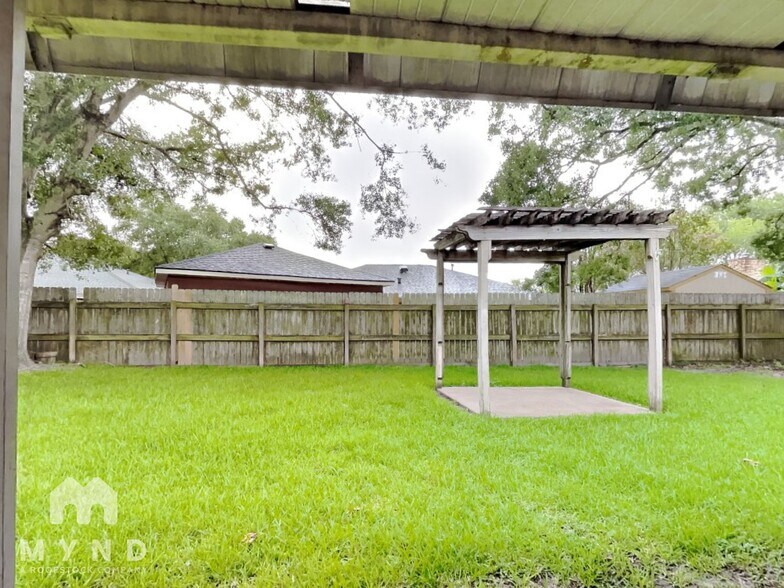 Building Photo - 2705 Laurel Creek Way