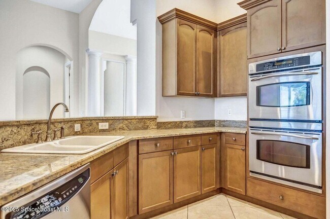 Building Photo - 6565 Arroyo Dr