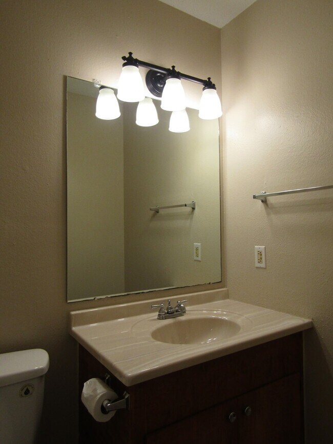 Building Photo - 812 Ramble Ln