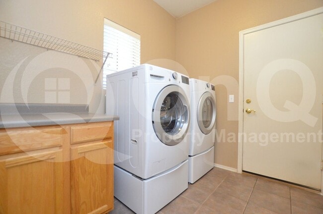 Building Photo - 6309 S Teresa Dr