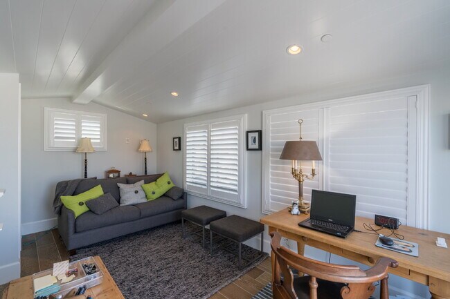 Building Photo - California Coastal Awaits: Luxurious Custom 3-Bedroom Home with Marble Touches on Balboa Island