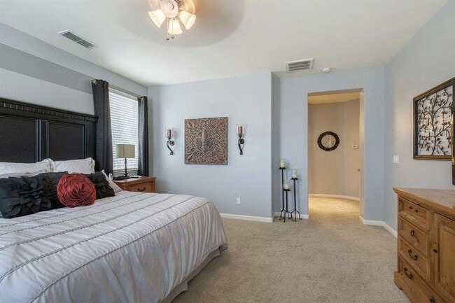 Building Photo - 2313 N Silvervale St