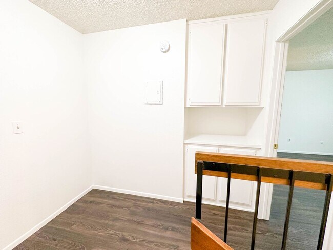 Building Photo - Townhome AVAILABLE NOW in Colton. 2 Bed / 2 Bath Floorplan  + Garage!