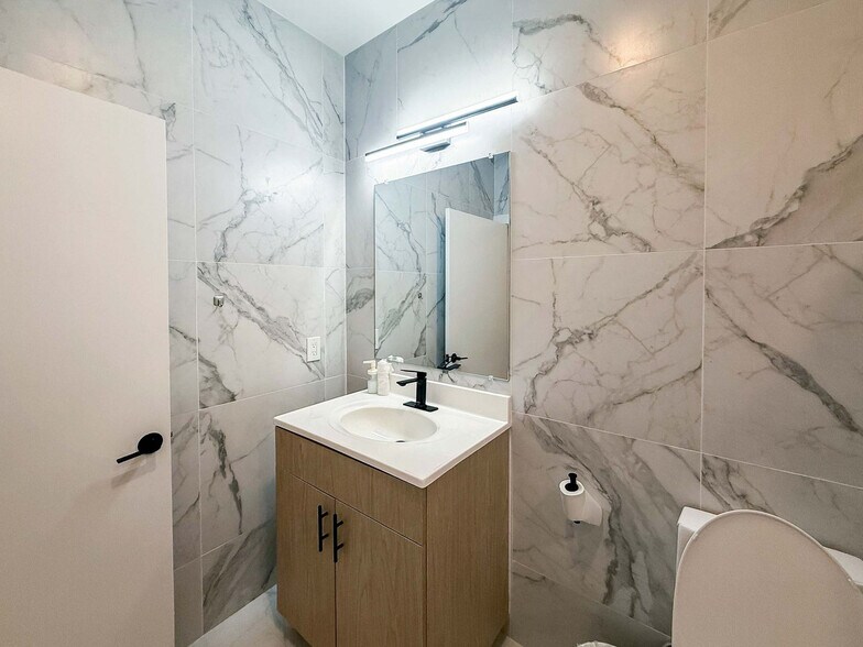 Building Photo - 1247 N 2nd St