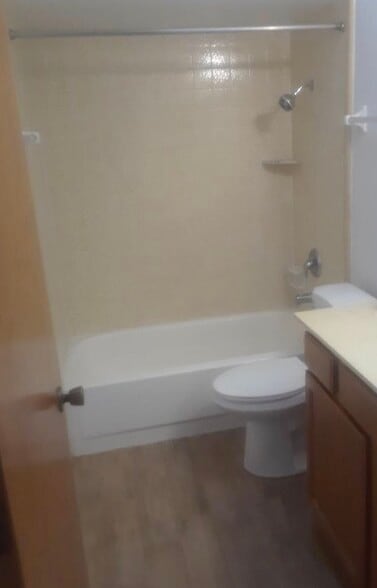 Building Photo - 3119 Riverside Dr