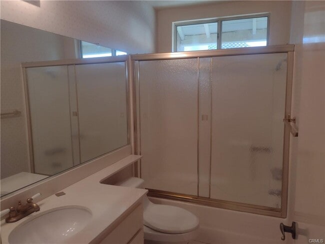Building Photo - 594 La Costa Dr