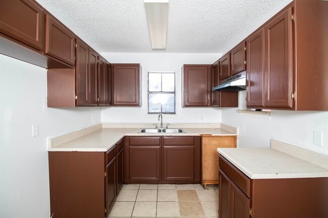 Building Photo - 107 St Pierre Ln