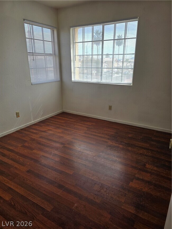 Building Photo - 5784 Akron Ct