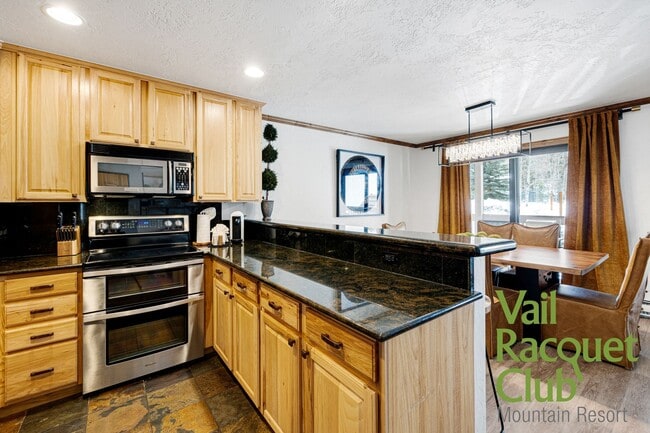 Building Photo - AVAILABLE for an Annual Lease @ $5,000/mo ...