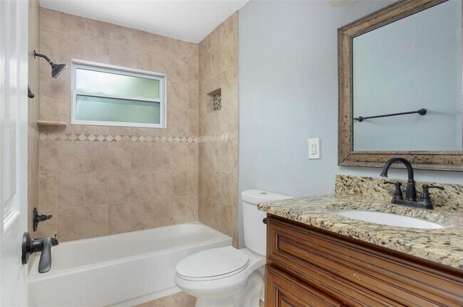 Building Photo - 727 14th St S