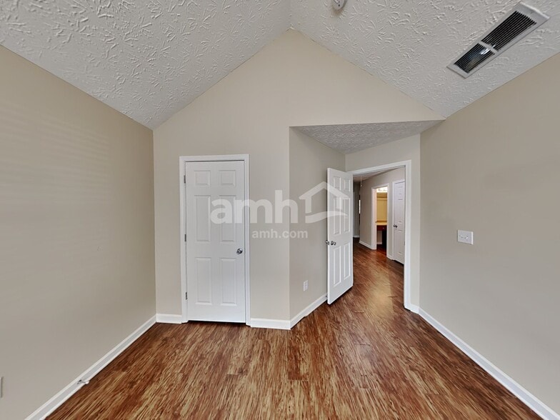 Building Photo - 2166 Blueberry Ln