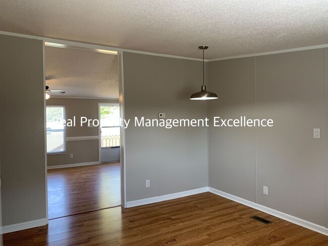 Building Photo - Quaint Renovated Home, Near Education Faci...