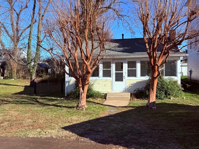 Primary Photo - 6105 1st St