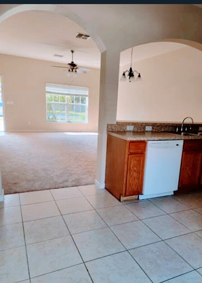 Building Photo - 11811 Deer Path Way