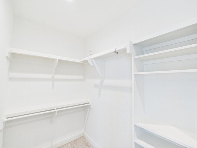 Building Photo - Modern Comfort: 3 Bed, 2 Bath with Garage & Large Pantry