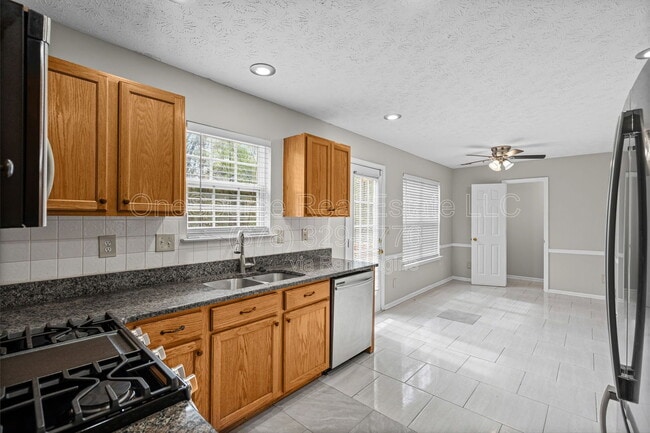 Building Photo - 4211 Crestside Ridge SW