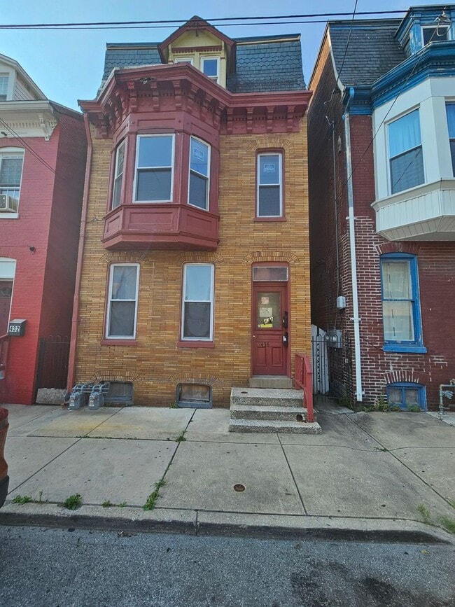 Building Photo - 434 W Princess St
