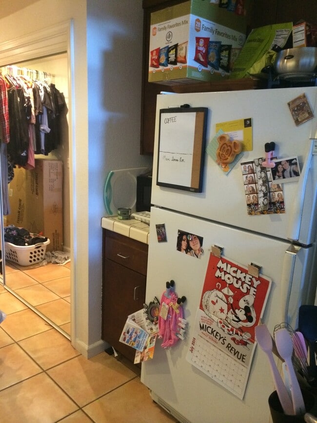 Building Photo - Adorable Studio Apartment with a Loft-$300 Off First Month's Rent