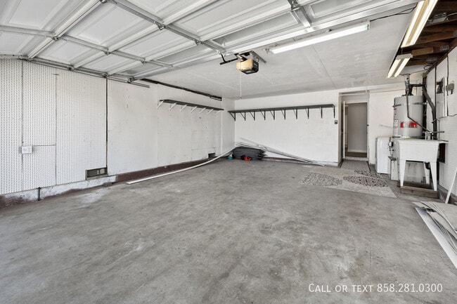 Building Photo - 8313 Hydra Ln